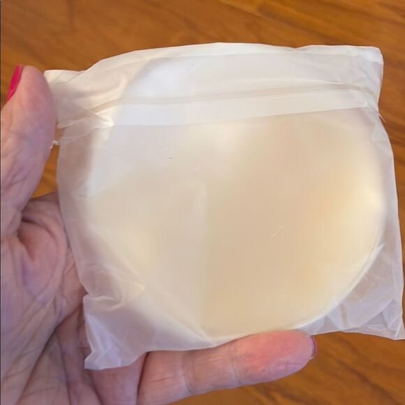 Nude Seamless Silicone Nipple Covers in nice discreet box - Picture 5 of 8